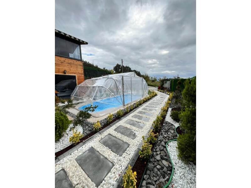 Havuz Kapatma Akordiyon Sistem Sakarya’da modern ve dayanıklı havuz kapatma akordiyon sistemleri. Duru Branda ile dört mevsim konforlu ve estetik çözümler.